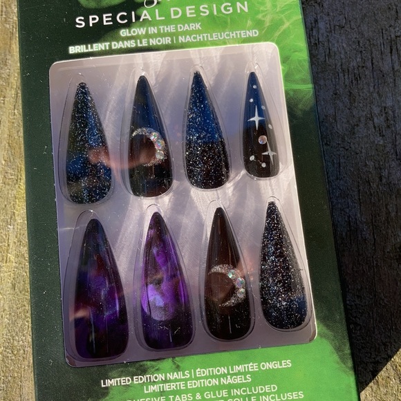 ⚜️Kiss XL Special Design Stiletto Moon Faux Nails - Picture 6 of 7